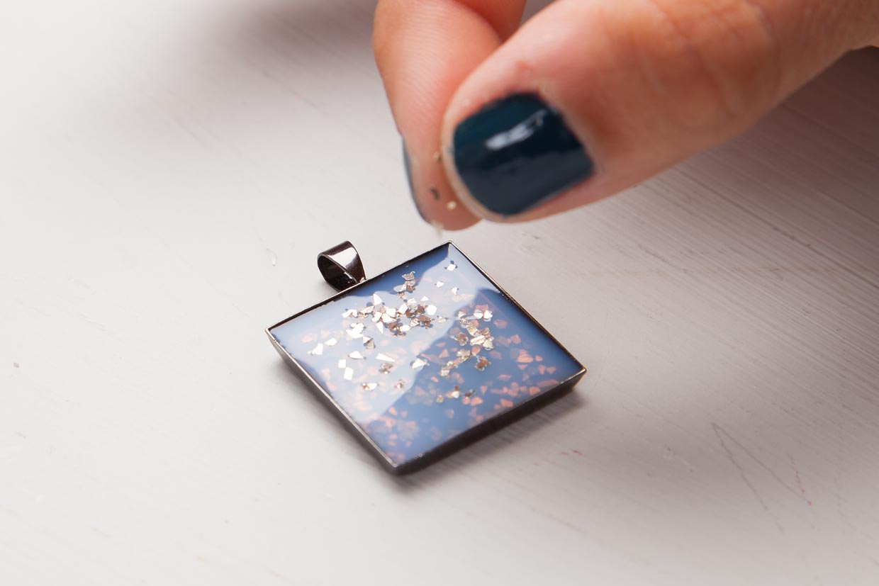 Glittered Pendant Maker Crate