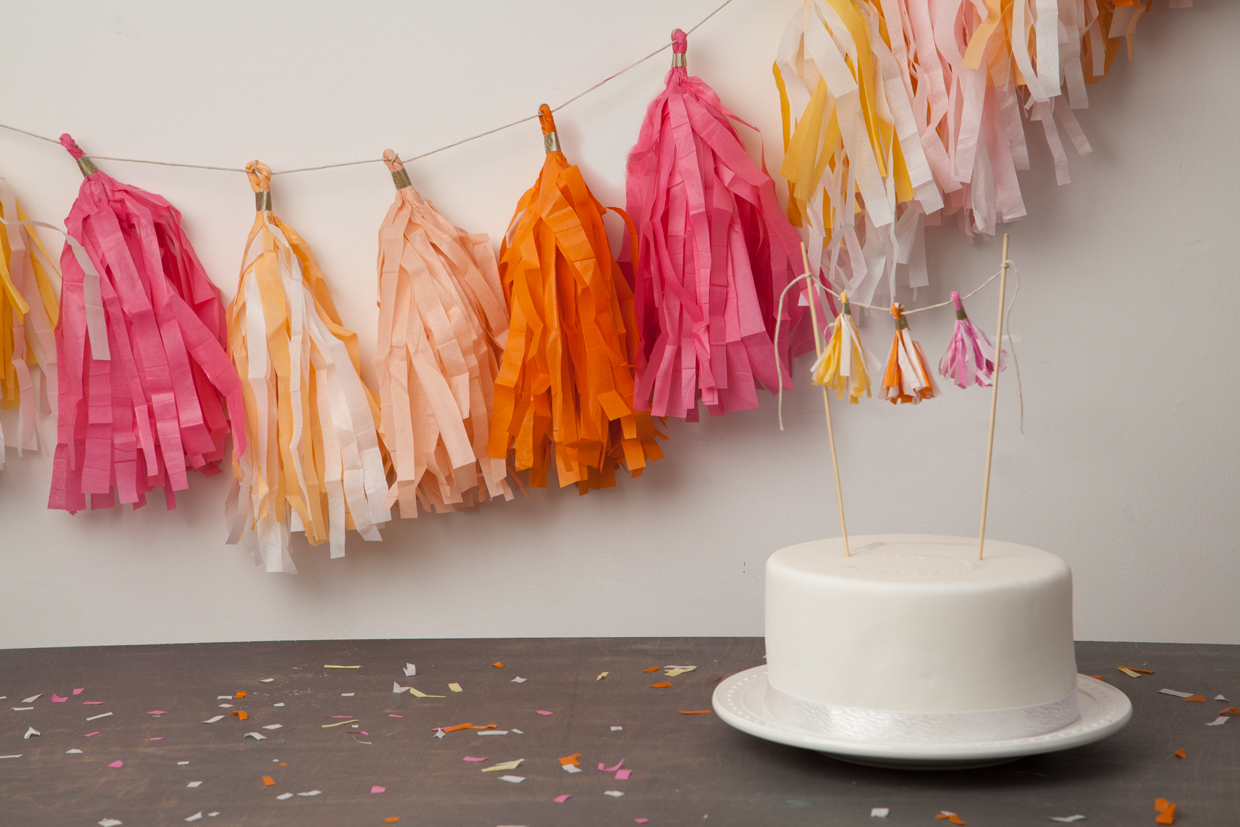 Fringed Tissue Paper Garland Maker Crate
