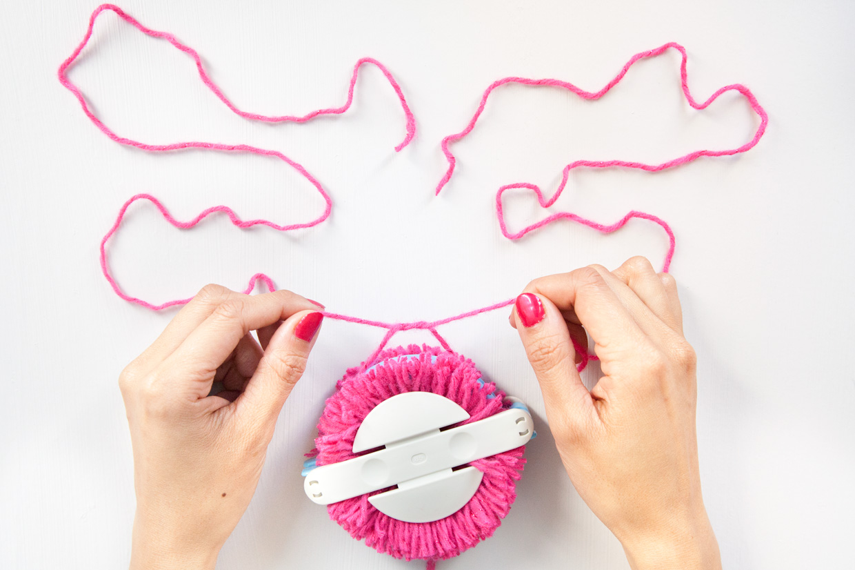 PomPom Bunny Tails Maker Crate