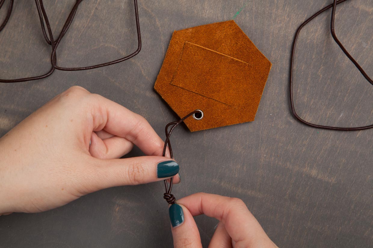 Leather Luggage Tag Maker Crate
